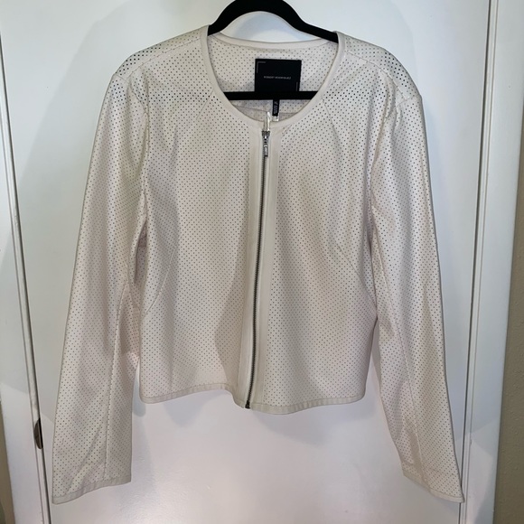 White Jacket | Robert Rodriguez - Picture 2 of 12